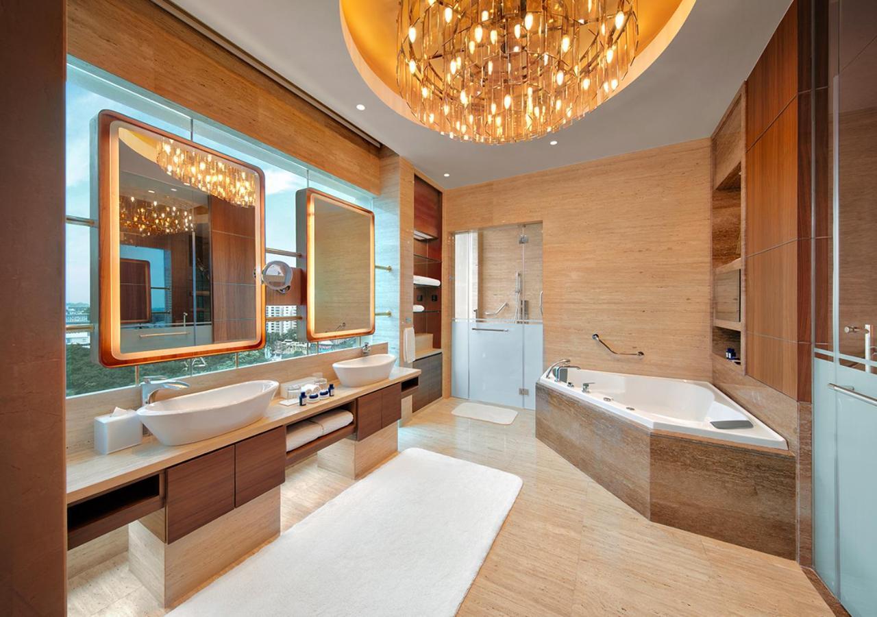 Sunway Resort Hotel Petaling Jaya Dış mekan fotoğraf Bathroom
